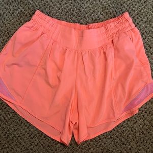 EUC lululemon hotty hot LR 4” Raspberry Cream